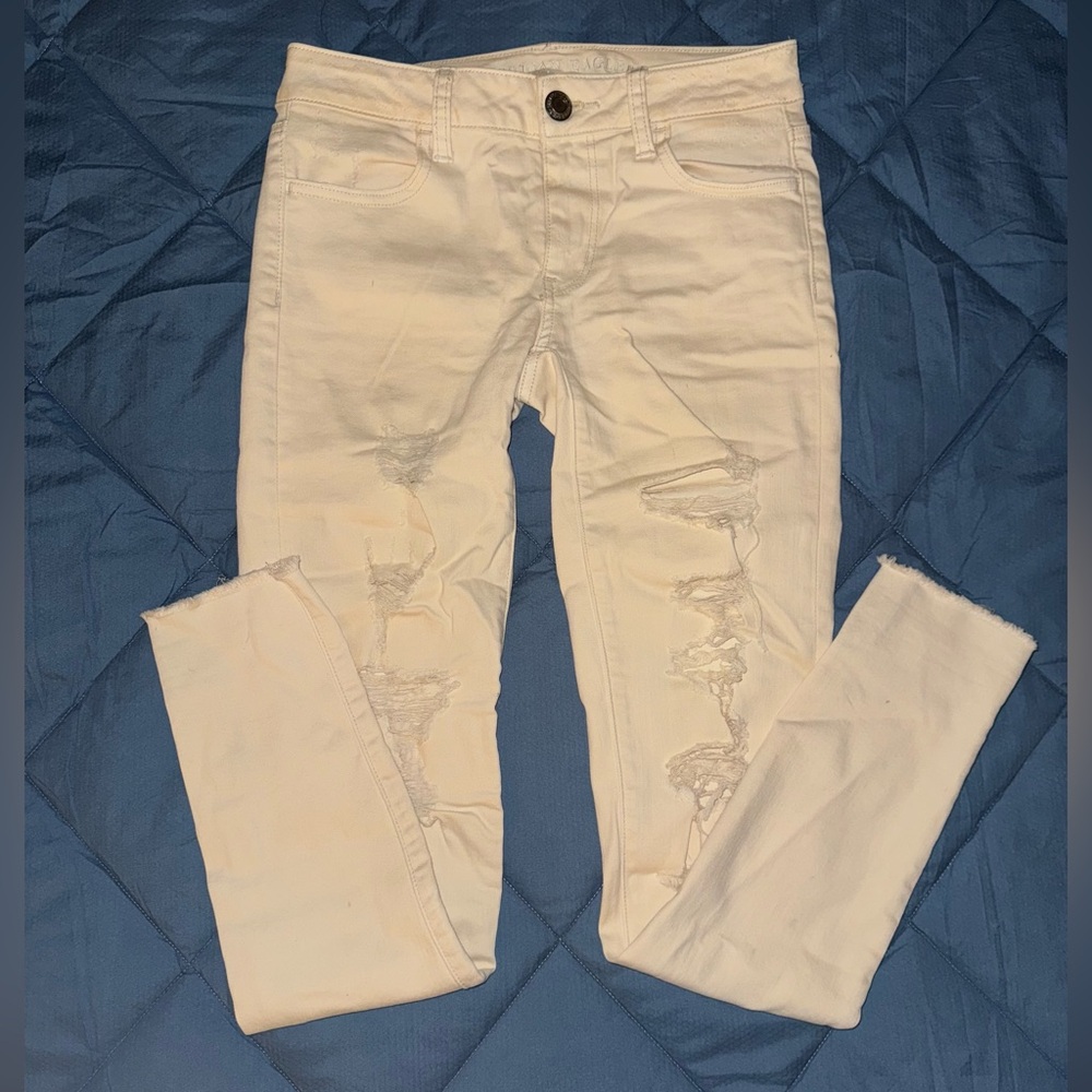 American Eagle Women's cropped Distressed Ivory Jeans/Jegging